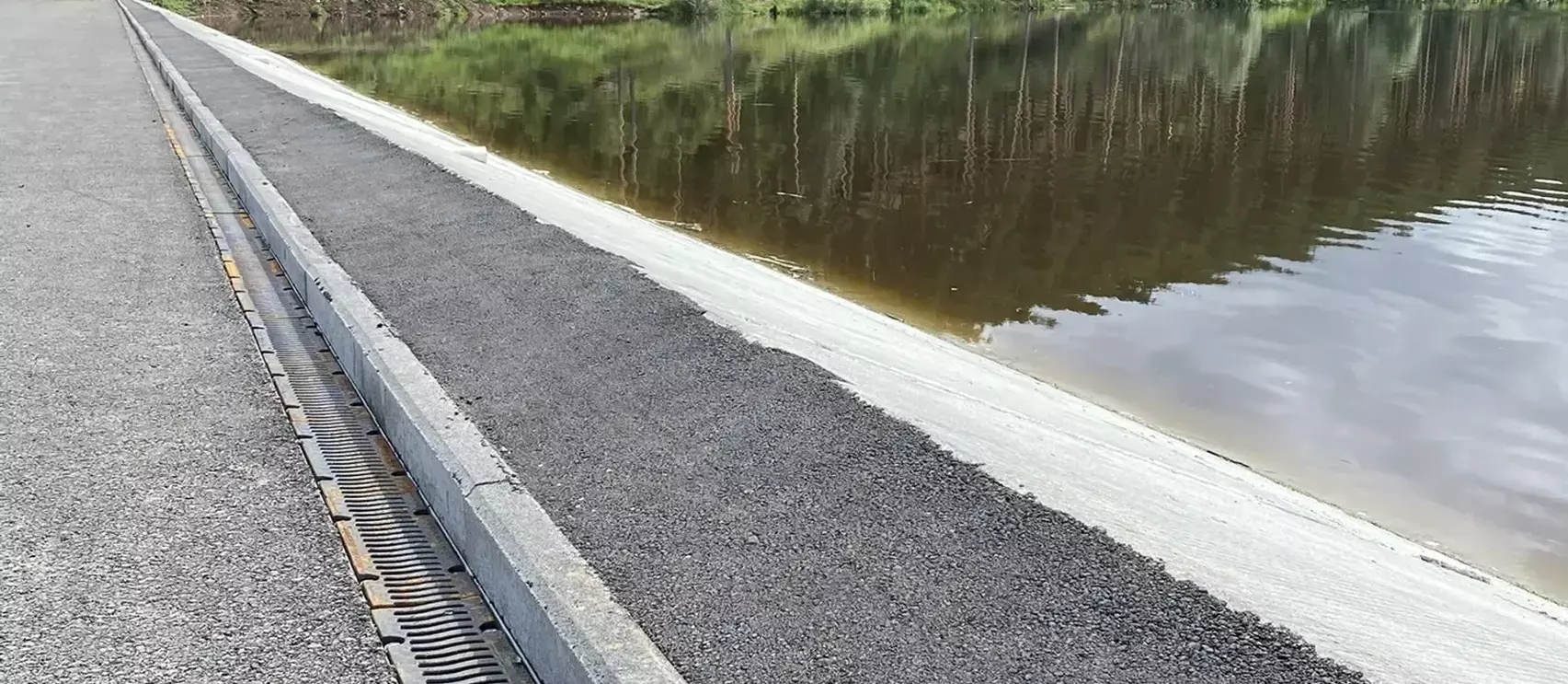 Водоотводные системы SteePro (класс E600) для капремонта плотины на реке Патрушиха в Екатеринбурге